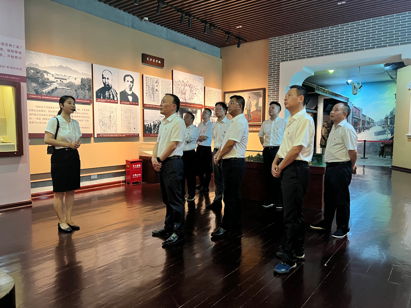 公司黨委理論學(xué)習(xí)中心組開展第7次集體學(xué)習(xí)暨“不忘初心、牢記使命”主題黨日活動(dòng)
